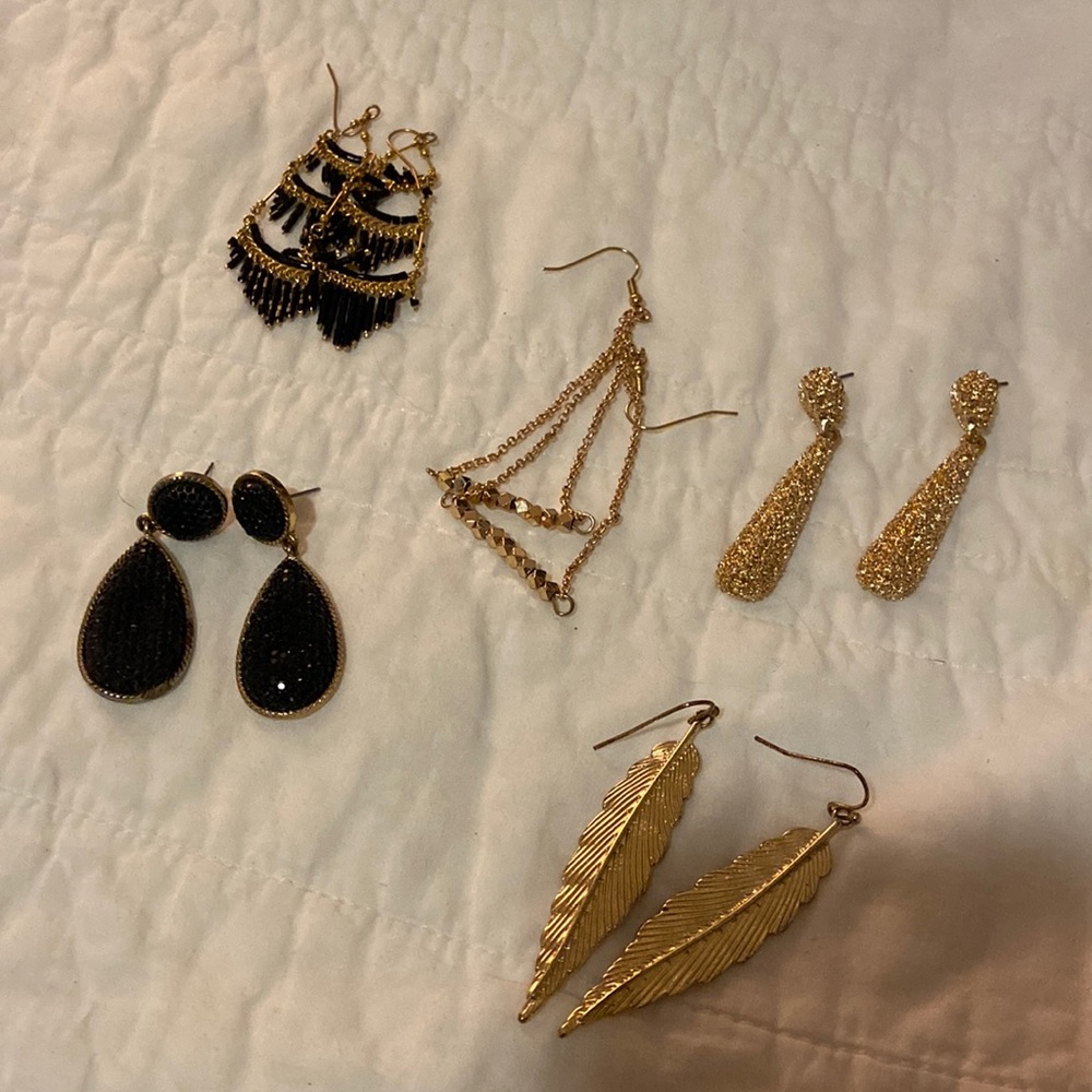 Bundle of gold and gold/black earrings